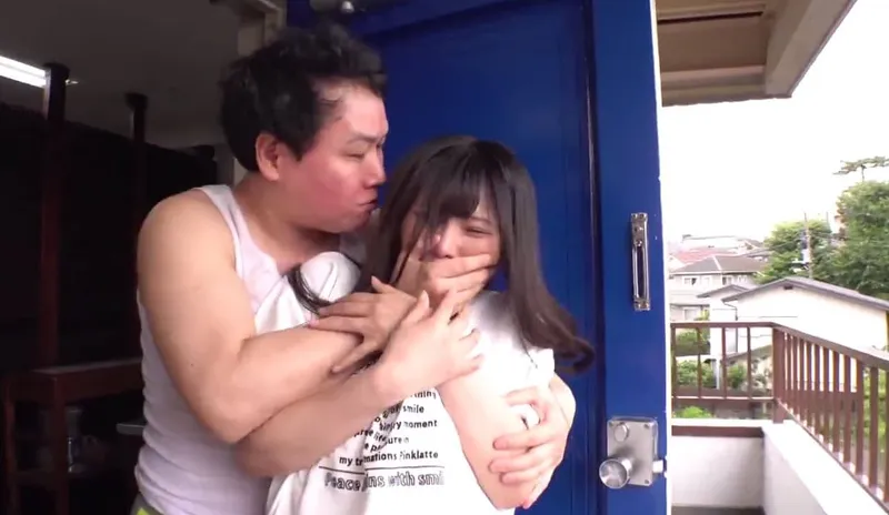 Tình đầu của tôi đã bị gã nhà đối diện quan hệ tơi tả