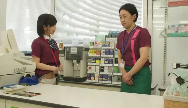 Bướm dễ thương đi làm thêm gạ đụ anh quản lý